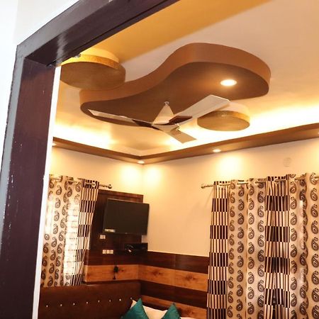 Hotel Famous Haridwār Zewnętrze zdjęcie