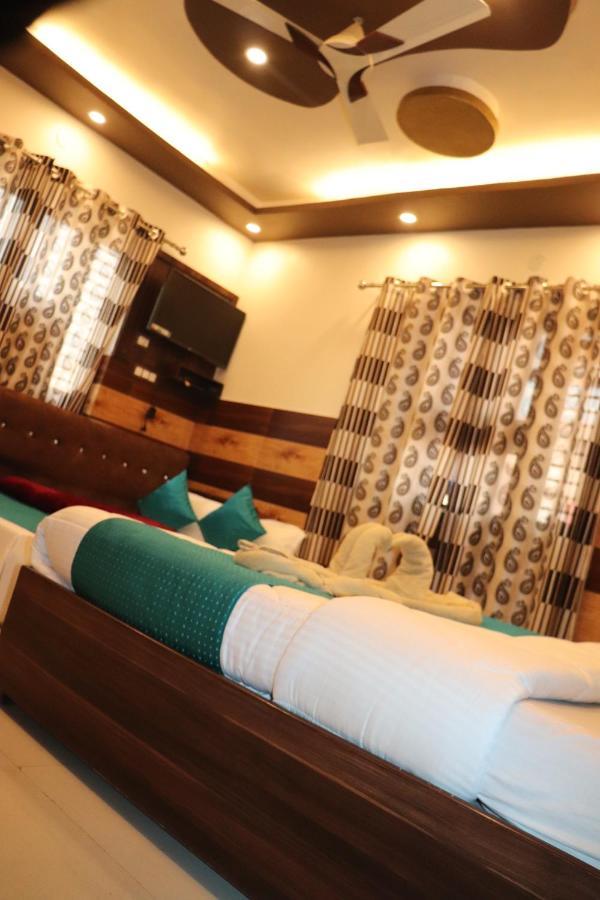 Hotel Famous Haridwār Zewnętrze zdjęcie