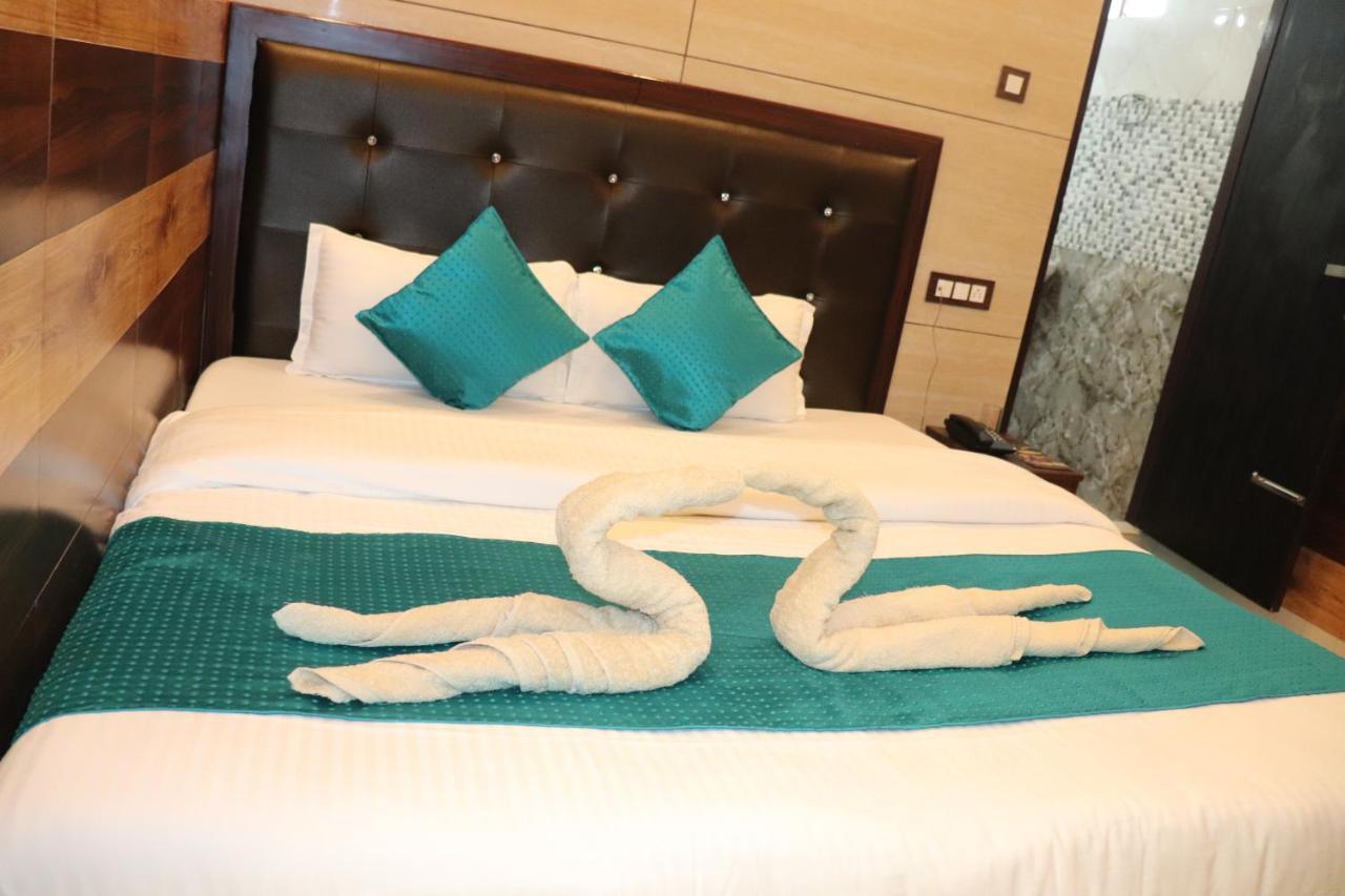 Hotel Famous Haridwār Zewnętrze zdjęcie
