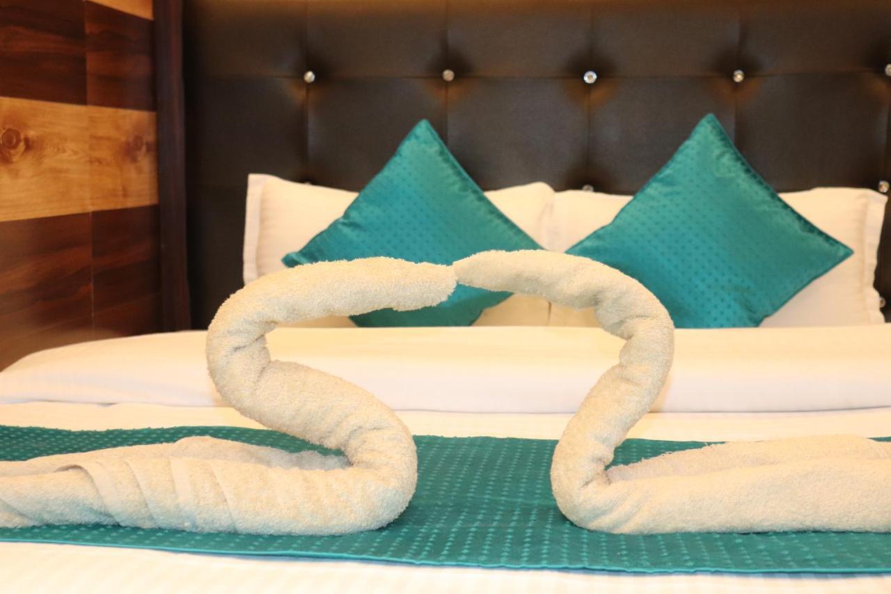 Hotel Famous Haridwār Zewnętrze zdjęcie